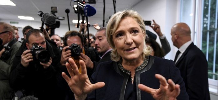 Un an après avoir prédit le Brexit et Trump, Bloomberg cauchemarde Le Pen présidente et un Frexit pour 2017 Un an après avoir prédit le Brexit et Trump, Bloomberg cauchemarde Le Pen présidente et un Frexit pour 2017