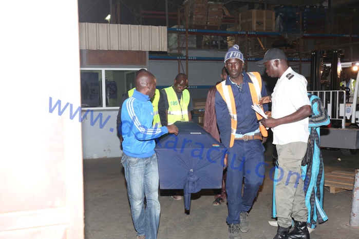 Les images de l'arrivée du corps de Aboubakry Mbodj de la Raddho à l'Aéroport Léopold Sédar Senghor
