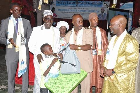 Fête de l’excellence : Le Directeur général des Impôts et Domaines Cheikh Ahmet Tidiane Ba récompense les 100 meilleurs élèves de la Médina