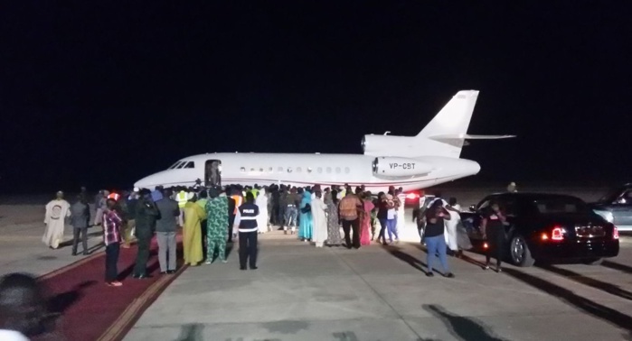 21H16/ A BORD D'UN JET DASSAULT FALCON 900 EX : Yaya Jammeh quitte Banjul et ferme une page historique de la Gambie 21H16/ A BORD D'UN JET DASSAULT FALCON 900 EX : Yaya Jammeh quitte Banjul et ferme une page historique de la Gambie