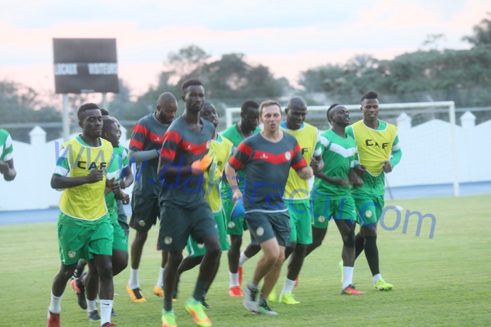 Premier entraînement en vue de leur quart de finale : Décrassage pour les remplaçants d’hier Premier entraînement en vue de leur quart de finale : Décrassage pour les remplaçants d’hier