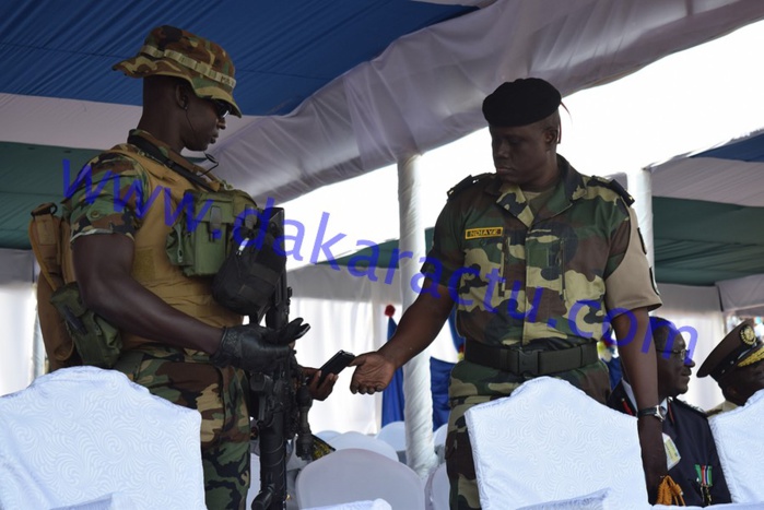 52e anniversaire et prestation de serment de Barrow : Les Gambiens prennent d'assaut le stade de Bakau (IMAGES)