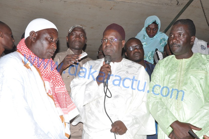 THIAROYE SUR MER : Abdou Karim Sall offre une subvention de 10 moteurs aux pêcheurs de la localité THIAROYE SUR MER : Abdou Karim Sall offre une subvention de 10 moteurs aux pêcheurs de la localité