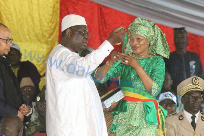 PODOR : Échanges de bons procédés entre Macky Sall et Aïssata Tall Sall ( IMAGES ) PODOR : Échanges de bons procédés entre Macky Sall et Aïssata Tall Sall ( IMAGES )