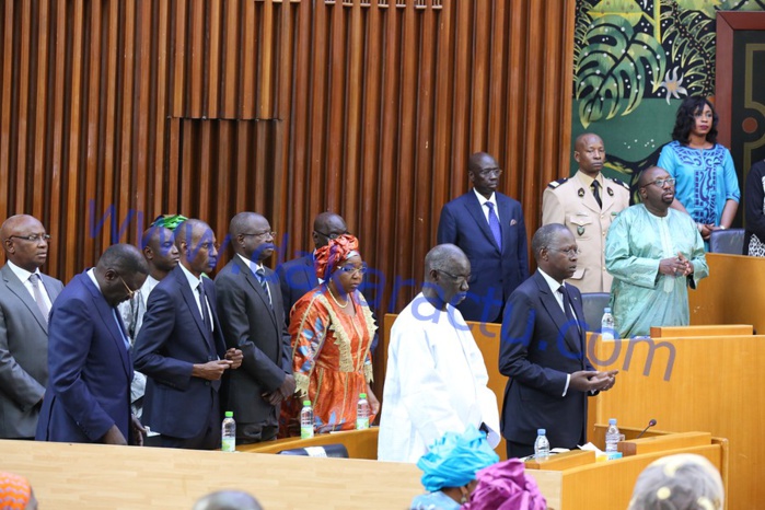 Les images du face-à-face entre le Gouvernement et les Députés à l'Assemblée nationale Les images du face-à-face entre le Gouvernement et les Députés à l'Assemblée nationale