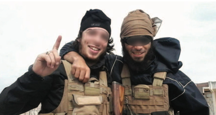 LUTTE CONTRE LE TERRORISME : Deux Marocains liés à Daesh arrêtés à l’aéroport Léopold Sédar Senghor LUTTE CONTRE LE TERRORISME : Deux Marocains liés à Daesh arrêtés à l’aéroport Léopold Sédar Senghor