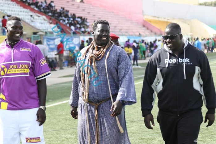 Lutte : Les images du combat Gris 2/Pakala au Stade Demba Diop