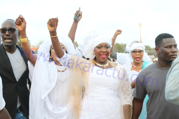 Les images du lancement de la Convergence autour de Macky Sall - 2CAM à la Place du Souvenir Africain Les images du lancement de la Convergence autour de Macky Sall - 2CAM à la Place du Souvenir Africain