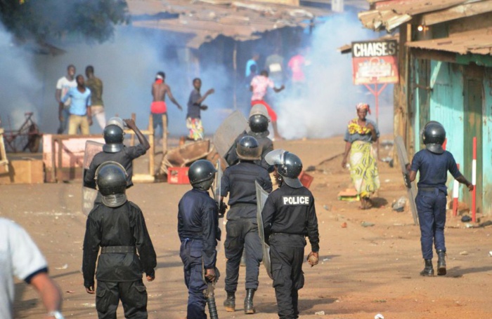 Manifestations contre Copelit Afrique : Un manifestant et un gendarme blessés Manifestations contre Copelit Afrique : Un manifestant et un gendarme blessés