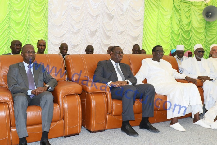 Les IMAGES de la présentation de condoléances du Président de la République, accompagné d’une forte délégation gouvernementale, chez le ministre des Finances, Amadou Bâ.