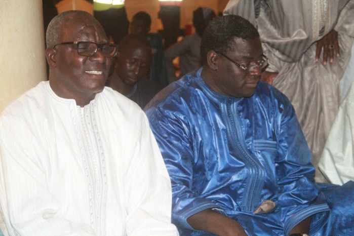 (TOUBA) NDOGOU À LA GRANDE MOSQUÉE - Serigne Bass Khadim Bâ sort 2 millions au nom du comité de pilotage de la journée culturelle et religieuse de Serigne Bara (TOUBA) NDOGOU À LA GRANDE MOSQUÉE - Serigne Bass Khadim Bâ sort 2 millions au nom du comité de pilotage de la journée culturelle et religieuse de Serigne Bara