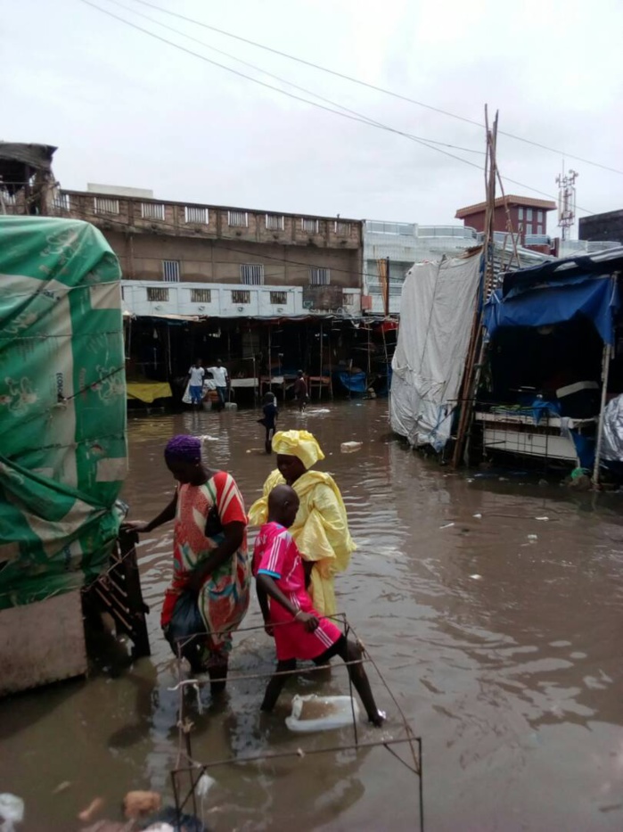 ( IMAGES) Le marché Ocass de Touba déjà inondé ( IMAGES) Le marché Ocass de Touba déjà inondé