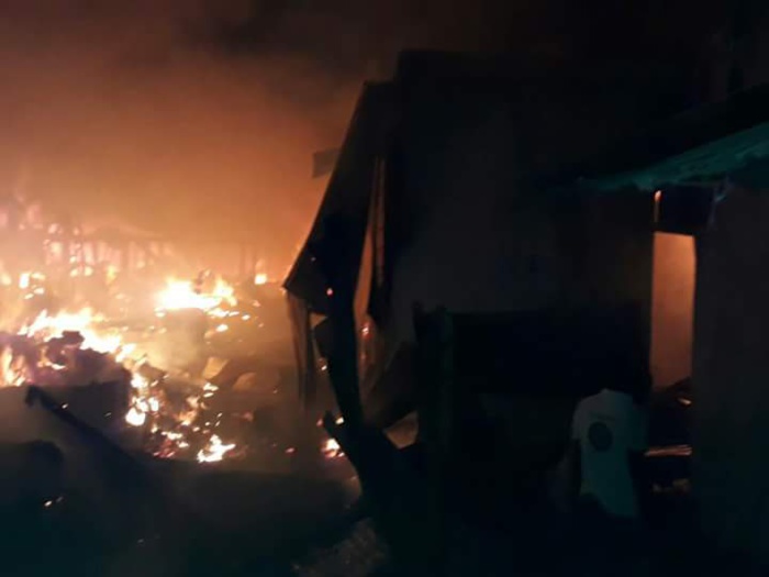 DRAMATIQUE - Un sapeur pompier meurt dans l'incendie du marché '' Ndoumbé Diop '' de Diourbel DRAMATIQUE - Un sapeur pompier meurt dans l'incendie du marché '' Ndoumbé Diop '' de Diourbel