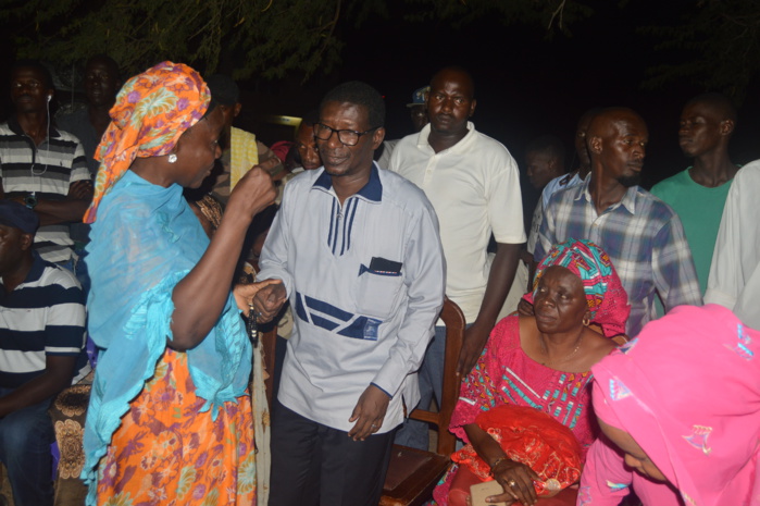 Campagne Législatives : Mary Teuw Niane offre le village de Ngalèle à Macky Sall sur un plateau d’argent. Campagne Législatives : Mary Teuw Niane offre le village de Ngalèle à Macky Sall sur un plateau d’argent.