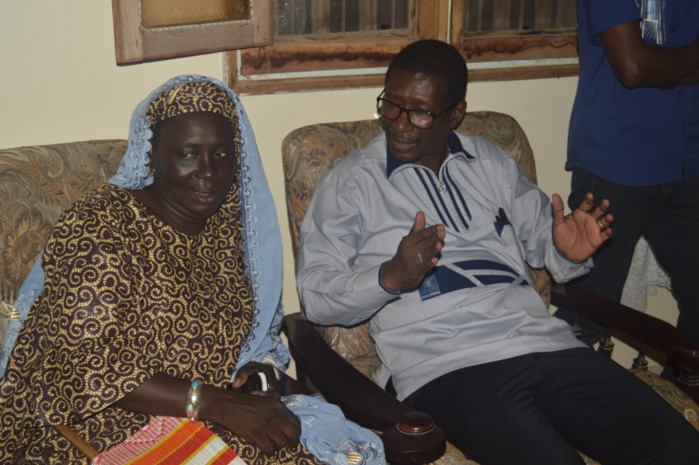 Campagne Législatives : Mary Teuw Niane offre le village de Ngalèle à Macky Sall sur un plateau d’argent. Campagne Législatives : Mary Teuw Niane offre le village de Ngalèle à Macky Sall sur un plateau d’argent.