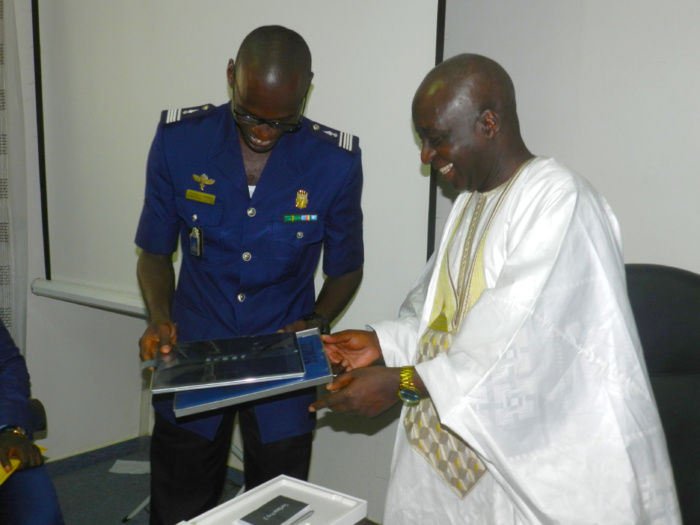 Compagnie de Gendarmerie des Transports Aériens : Le Commandant Samba Diallo remplacé par le Capitaine Babacar Samb et fêté par les ADS