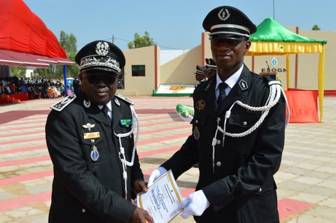 Cérémonie de sortie de la 8ème promotion des élèves gradés et de la 49ème promotion des élèves gendarmes