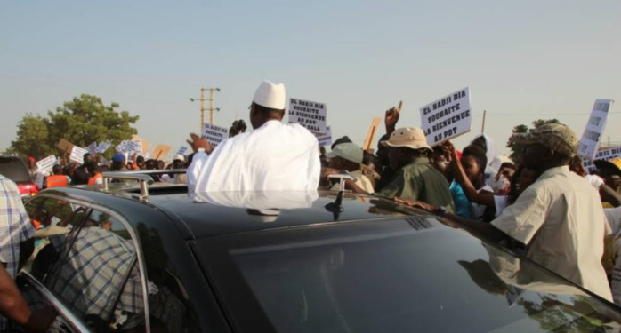 TOUBA - Le Président Macky Sall prend la route, fait une escale à Bambey et fait cap sur la cité religieuse TOUBA - Le Président Macky Sall prend la route, fait une escale à Bambey et fait cap sur la cité religieuse