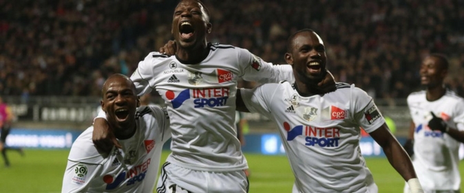 But de Moussa Konaté : Metz-Amiens (0-2)