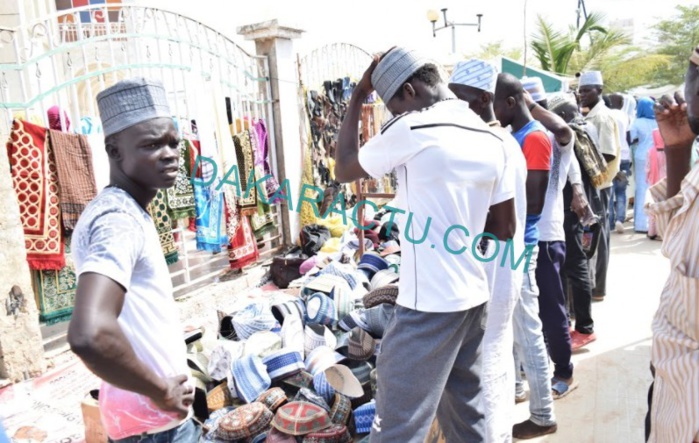 Médina Baye : l'esplanade de la mosquée se transforme en foire le temps du Gamou (Images) Médina Baye : l'esplanade de la mosquée se transforme en foire le temps du Gamou (Images)