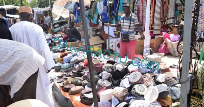 Médina Baye : l'esplanade de la mosquée se transforme en foire le temps du Gamou (Images) Médina Baye : l'esplanade de la mosquée se transforme en foire le temps du Gamou (Images)