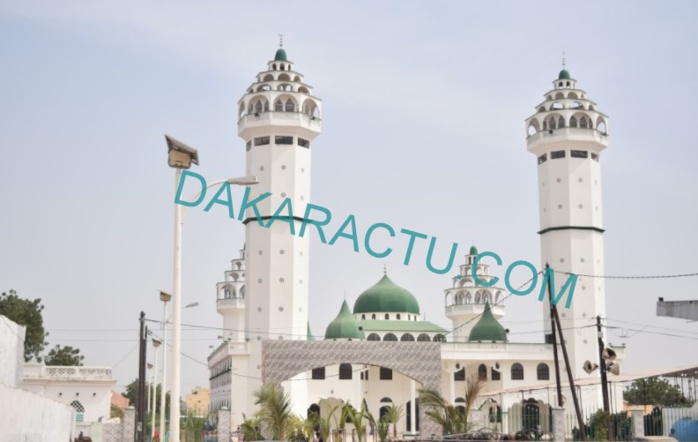 Médina Baye : l'esplanade de la mosquée se transforme en foire le temps du Gamou (Images) Médina Baye : l'esplanade de la mosquée se transforme en foire le temps du Gamou (Images)