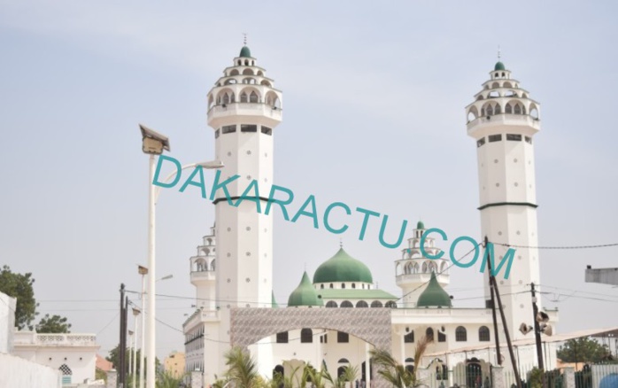 Médina Baye : l'esplanade de la mosquée se transforme en foire le temps du Gamou (Images) Médina Baye : l'esplanade de la mosquée se transforme en foire le temps du Gamou (Images)