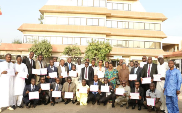 Diplôme D’Expertise Comptable et Financière (DECOFI) : 23 ressortissants de l’UEMOA reçoivent leur attestation de réussite Diplôme D’Expertise Comptable et Financière (DECOFI) : 23 ressortissants de l’UEMOA reçoivent leur attestation de réussite