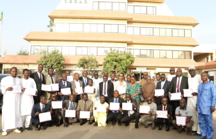 Diplôme D’Expertise Comptable et Financière (DECOFI) : 23 ressortissants de l’UEMOA reçoivent leur attestation de réussite Diplôme D’Expertise Comptable et Financière (DECOFI) : 23 ressortissants de l’UEMOA reçoivent leur attestation de réussite