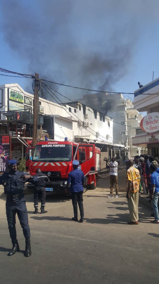 Urgent : Incendie au Five des Almadies (IMAGES)