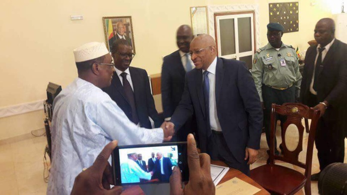 Mali : passation de service à la Primature (images) Mali : passation de service à la Primature (images)