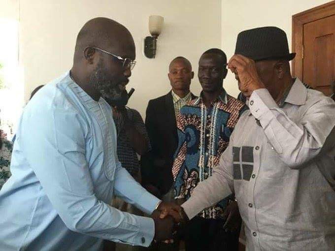 Libéria : George Weah rend visite à Boakai, son rival au second tour