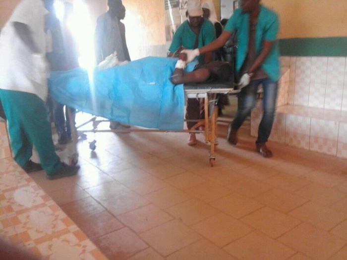 Drame à Kédougou : Un camion transportant du sable monte sur un conducteur de moto qui rendra l’âme peu après Drame à Kédougou : Un camion transportant du sable monte sur un conducteur de moto qui rendra l’âme peu après