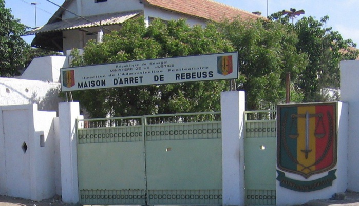 L'Union des Magistrats du Sénégal fait un don de 100 matelas et 20 ventilateurs aux prisonniers de Rebeuss L'Union des Magistrats du Sénégal fait un don de 100 matelas et 20 ventilateurs aux prisonniers de Rebeuss
