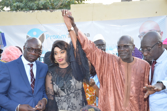 Les images de la distribution de 1000 kits scolaires aux élèves de l'élémentaire et du secondaire de la Médina Les images de la distribution de 1000 kits scolaires aux élèves de l'élémentaire et du secondaire de la Médina