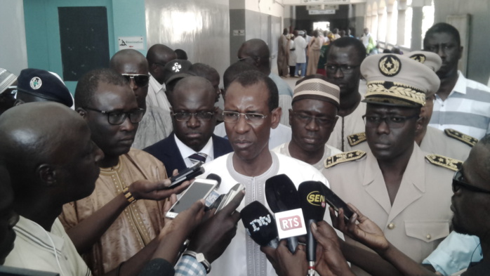 Abdoulaye Daouda Diallo sur l'accident de Porokhane : "Il y a eu une quarantaine de victimes dont 11 morts... Nous allons dans les semaines à venir interdire les circulations interurbaines à partir de 22 heures jusqu Abdoulaye Daouda Diallo sur l'accident de Porokhane : "Il y a eu une quarantaine de victimes dont 11 morts... Nous allons dans les semaines à venir interdire les circulations interurbaines à partir de 22 heures jusqu