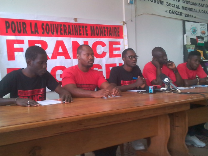 Front France dégage : " Nous donnons au ministre de l'intérieur 4 mois pour abroger l'arrêté Ousmane Ngom " ( Guy Marius Sagna) Front France dégage : " Nous donnons au ministre de l'intérieur 4 mois pour abroger l'arrêté Ousmane Ngom " ( Guy Marius Sagna)