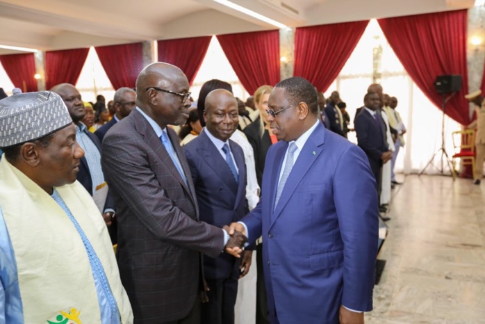 Lancement du projet de formation École-Entreprise : Macky Sall concrétise sa nouvelle vision pour l’employabilité des jeunes Lancement du projet de formation École-Entreprise : Macky Sall concrétise sa nouvelle vision pour l’employabilité des jeunes