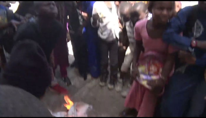 Des lacrymogènes lancées dans une école : De jeunes élèves suffoquent et appellent à l’aide