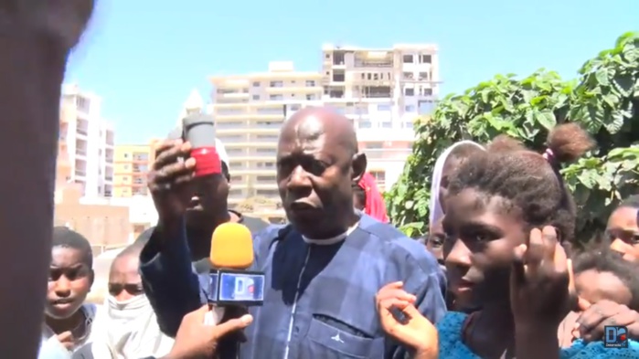 Gaz lacrymogène à l’intérieur d’une école : voici les images qui accablent la Police nationale Gaz lacrymogène à l’intérieur d’une école : voici les images qui accablent la Police nationale