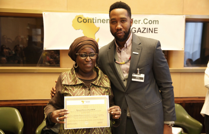 Engagement pour les Femmes: Pre Penda Mbow reçoit une distinction des mains du petit fils de Nelson Mandela