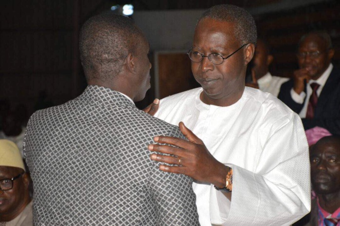 SOIRÉE "COMEVA" AU CICES : Pape Diouf fait danser les autorités dont le Premier ministre SOIRÉE "COMEVA" AU CICES : Pape Diouf fait danser les autorités dont le Premier ministre