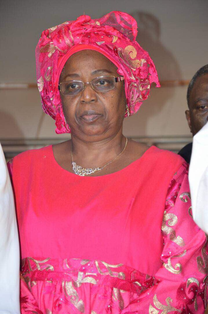 SOIRÉE "COMEVA" AU CICES : Pape Diouf fait danser les autorités dont le Premier ministre SOIRÉE "COMEVA" AU CICES : Pape Diouf fait danser les autorités dont le Premier ministre