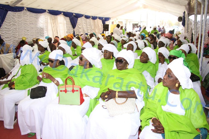 (Images) le Dr Pape Abdoulaye Seck octroie 3 billets pour la Mecque aux femmes de la Médina