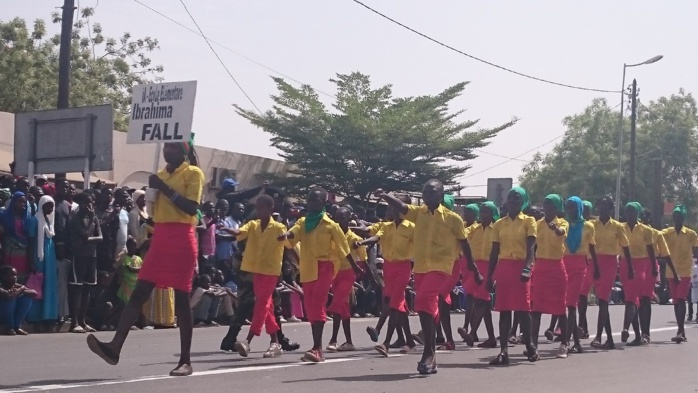 Défilé du 4 avril à Kaolack : 1.556 civils ont défilé sur l'avenue Diogaye Basile Senghor Défilé du 4 avril à Kaolack : 1.556 civils ont défilé sur l'avenue Diogaye Basile Senghor