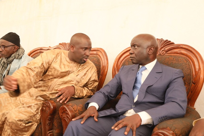 Présentation de condoléances chez Serigne Diagne : Idy dévoile un pan de sa jeunesse auprès de la famille Présentation de condoléances chez Serigne Diagne : Idy dévoile un pan de sa jeunesse auprès de la famille