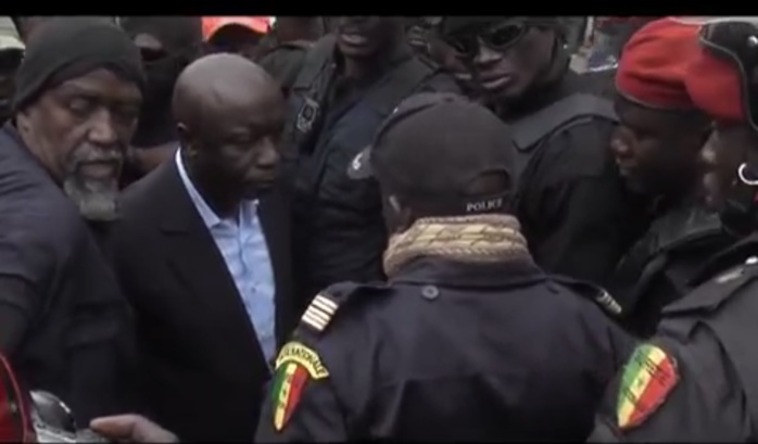 Manif anti-parrainage : Les organisations de défense des droits de l’homme pour la libération des leaders arrêtés