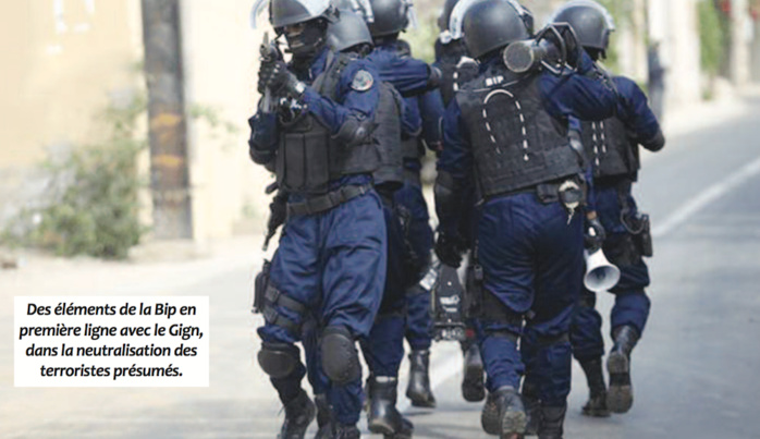 TERRORISME PRÉSUMÉ : La filière du Lac Rose cernée TERRORISME PRÉSUMÉ : La filière du Lac Rose cernée