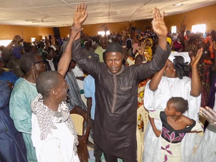 Koumpentoum : « Rien que pour le PUDC, nous serons éternellement reconnaissants envers le chef de l’Etat et nous … » Oumar SY (Apr) Koumpentoum : « Rien que pour le PUDC, nous serons éternellement reconnaissants envers le chef de l’Etat et nous … » Oumar SY (Apr)