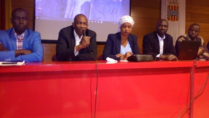 Espagne : les émigrés dénoncent l’accaparement des terres dans le Fouladou et s’engagent à réélire Macky Sall Espagne : les émigrés dénoncent l’accaparement des terres dans le Fouladou et s’engagent à réélire Macky Sall